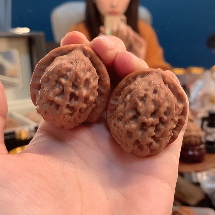 文玩核桃吊坠红莲