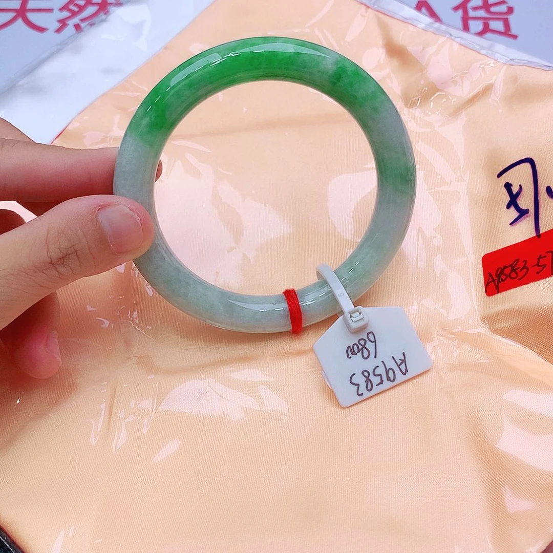 未镶嵌手镯翡翠翡翠