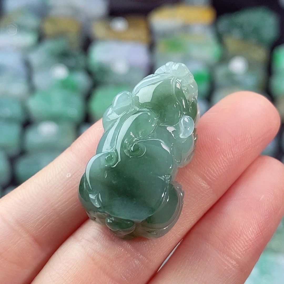 颈饰未镶嵌翡翠天然