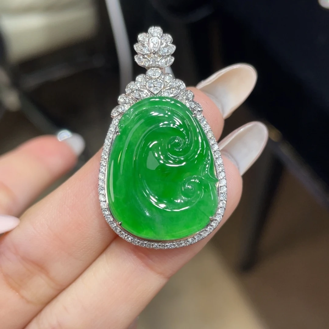 翡翠颈饰18K金镶嵌天然缅甸翡翠a货