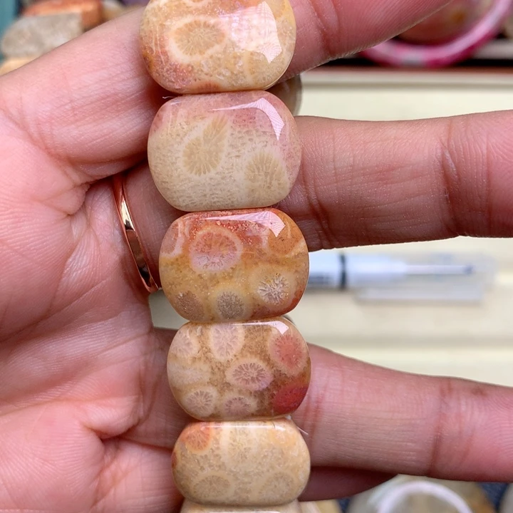 硅化珊瑚（珊瑚玉）未镶嵌颈饰