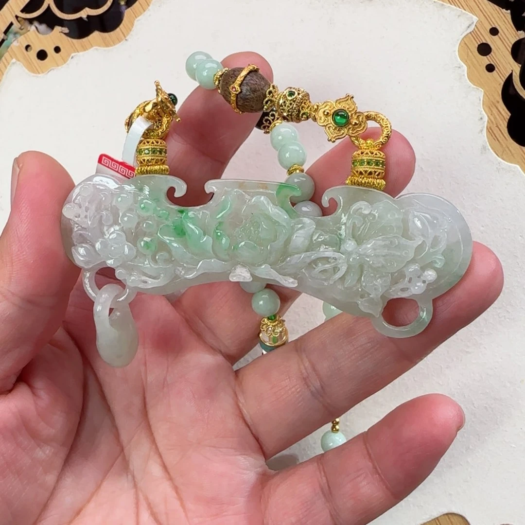 翡翠颈饰未镶嵌仿古