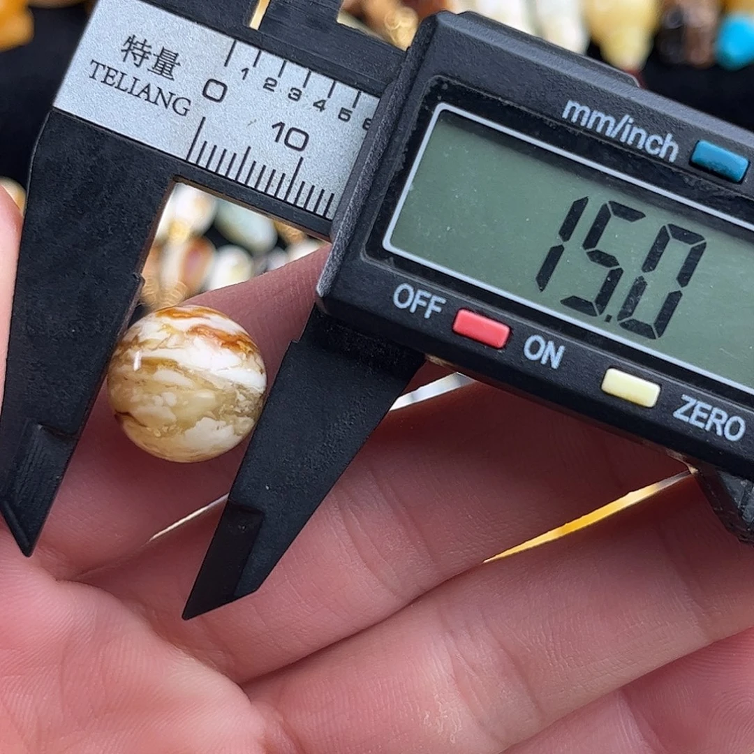 蜜蜡未镶嵌珠宝奇石