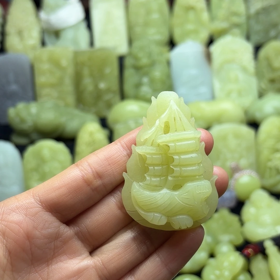 和田玉未镶嵌颈饰