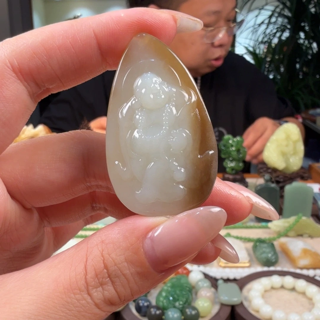 和田玉未镶嵌颈饰7*7