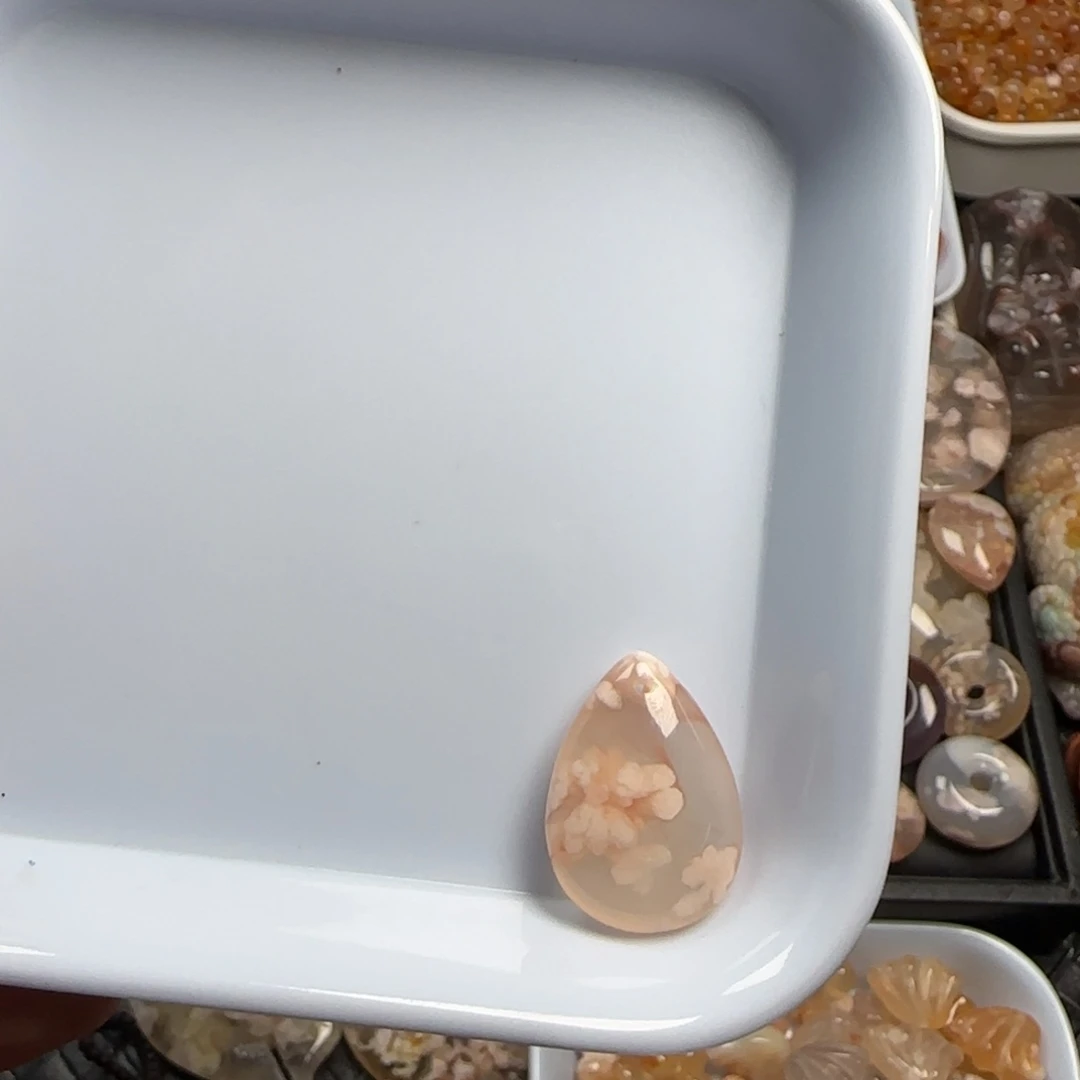 合金玛瑙/玉髓珠宝半成品且**吟