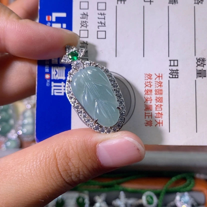 【闪购商品】翡翠未镶嵌颈饰天然