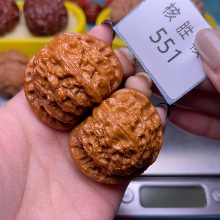 文玩核桃把件白狮子42.551