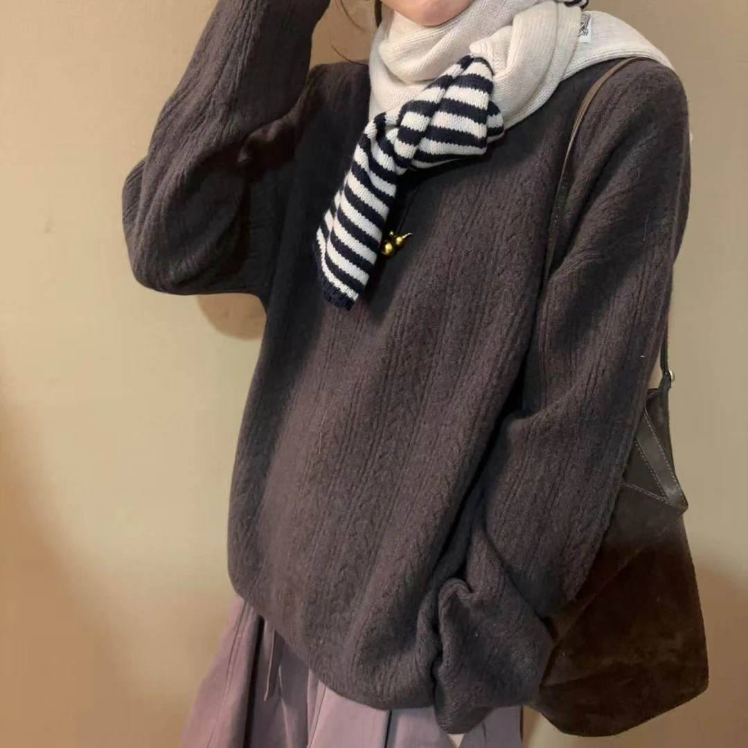 松弛感麻花编织羊毛衫