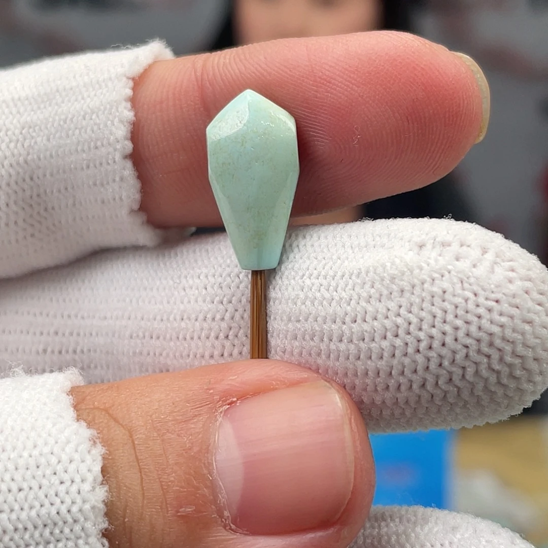 绿松石未镶嵌挂件