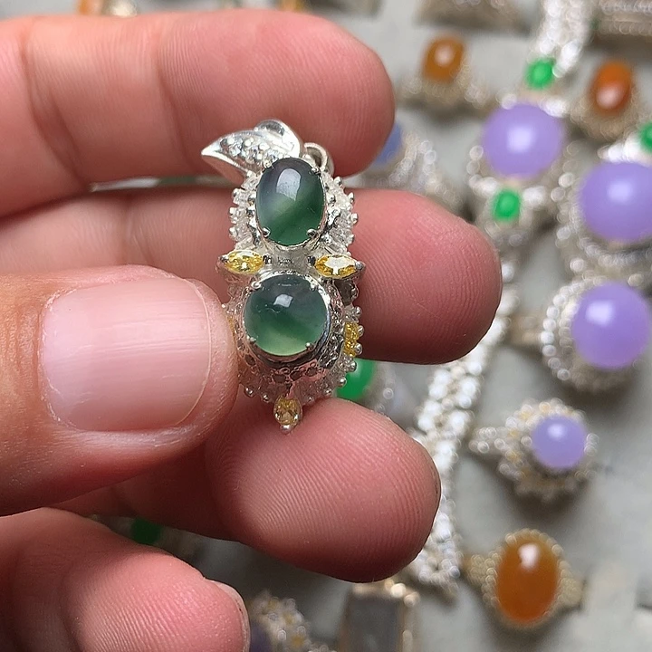 定制翡翠未镶嵌戒指