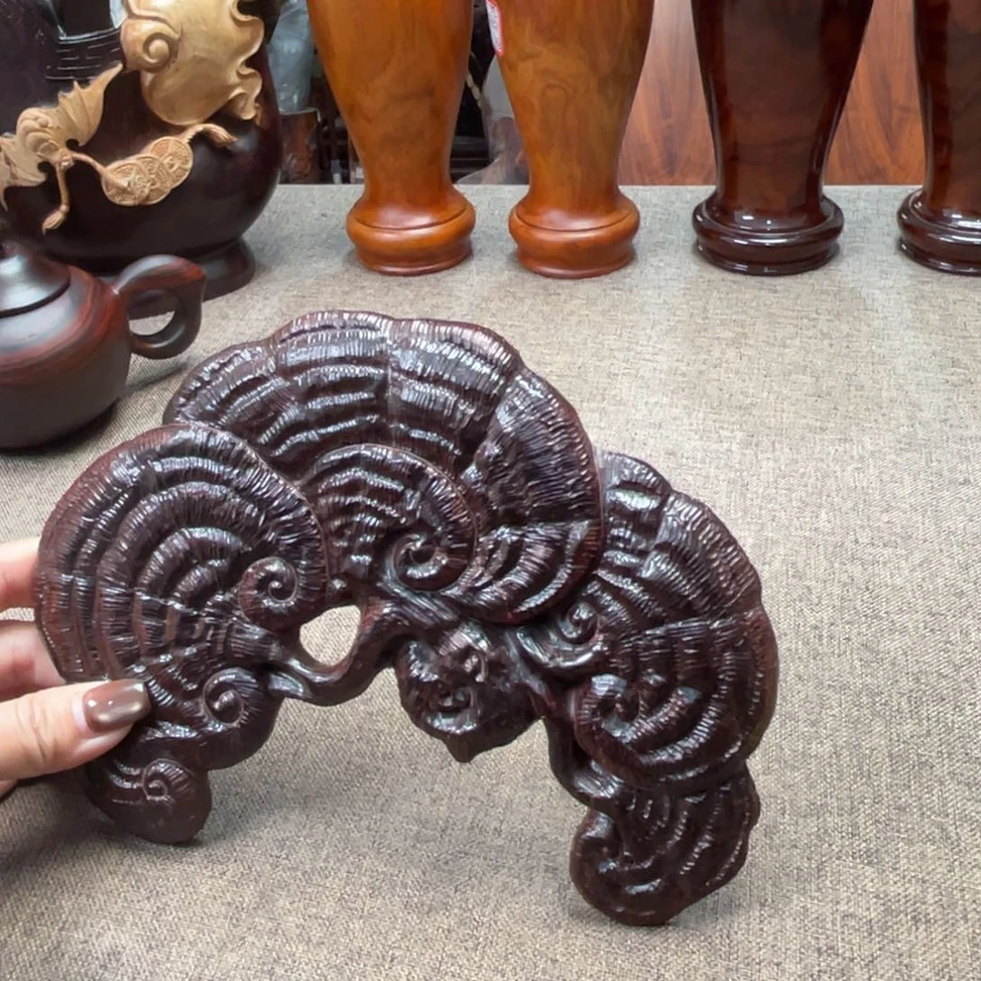 檀香紫檀（小叶紫檀）灵芝