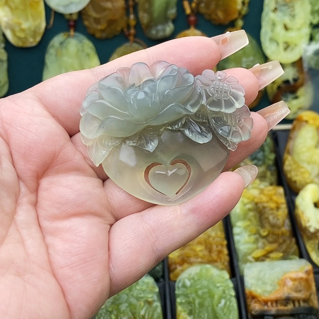 未镶嵌蛇纹石玉颈饰