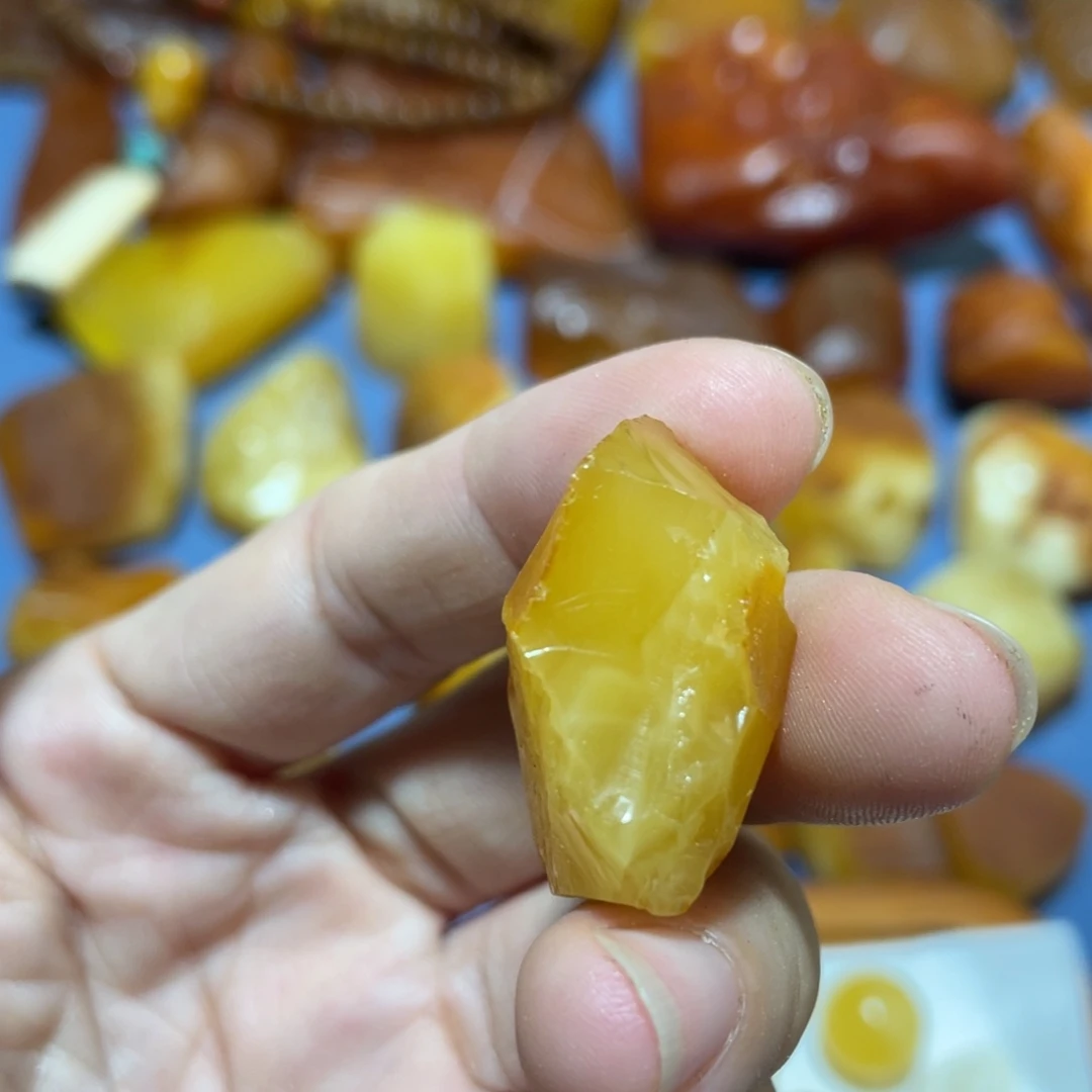 J***c定制蜜蜡未镶嵌三通