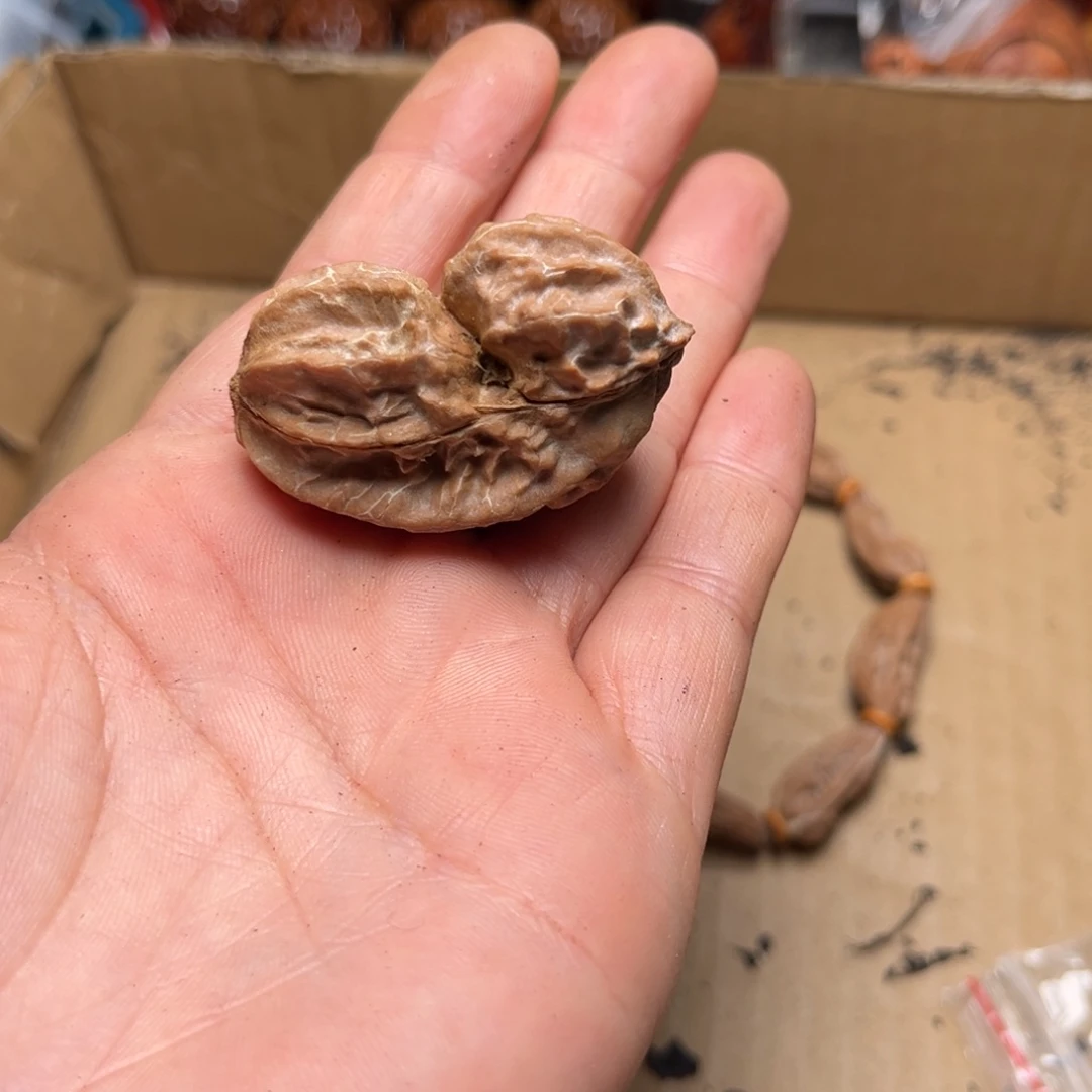手串文玩核桃瑕疵82