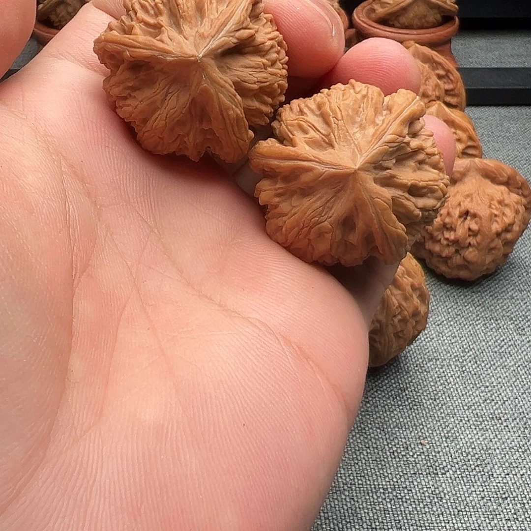 隔***叶文玩核桃吊坠文山37 尺寸LY-103