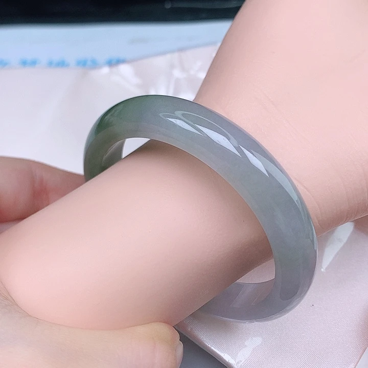 未镶嵌手镯翡翠天然