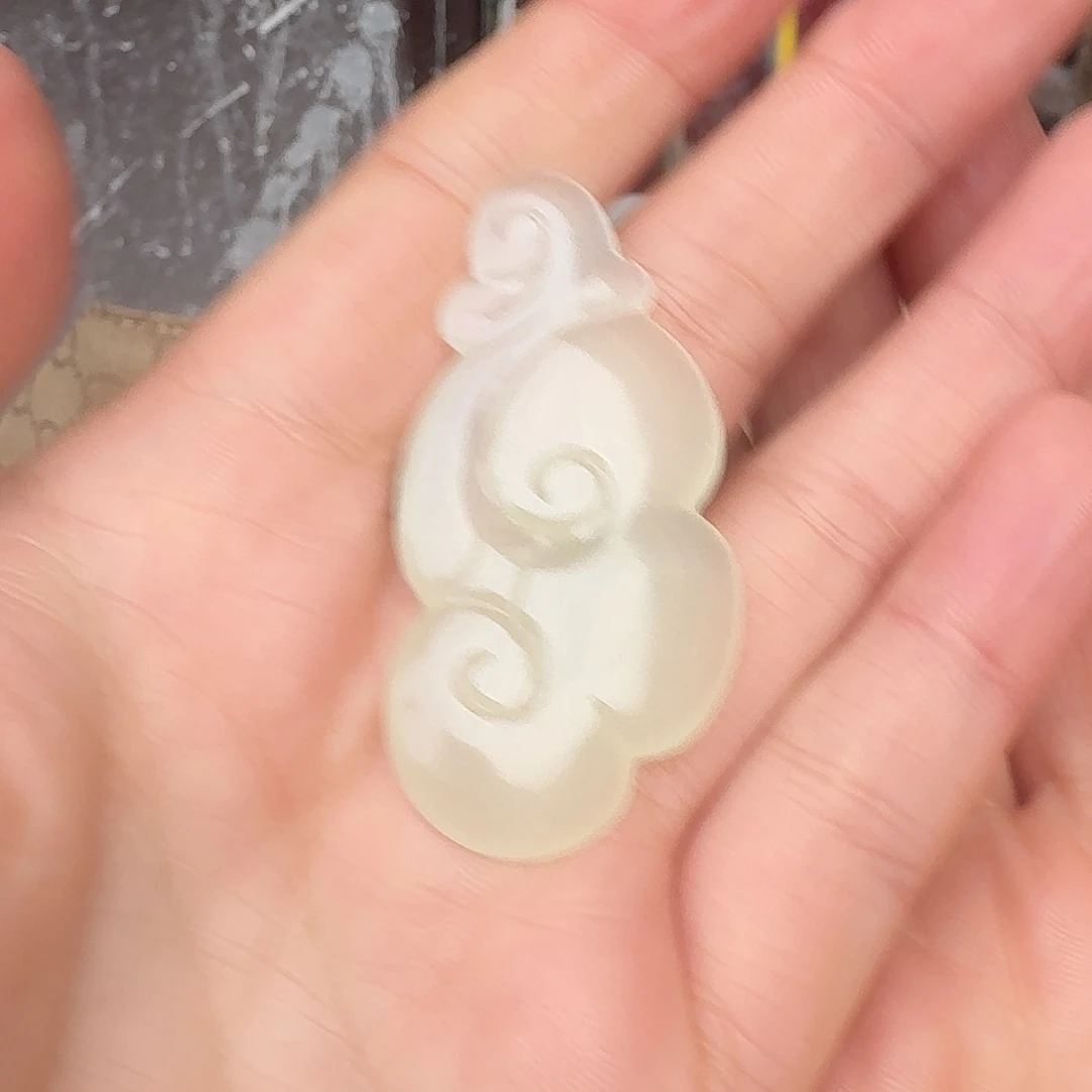 和田玉未镶嵌吊坠(赠链)