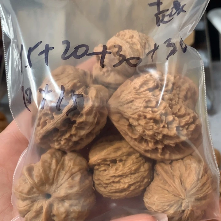 越***好吊坠文玩核桃异形单只，有瑕疵