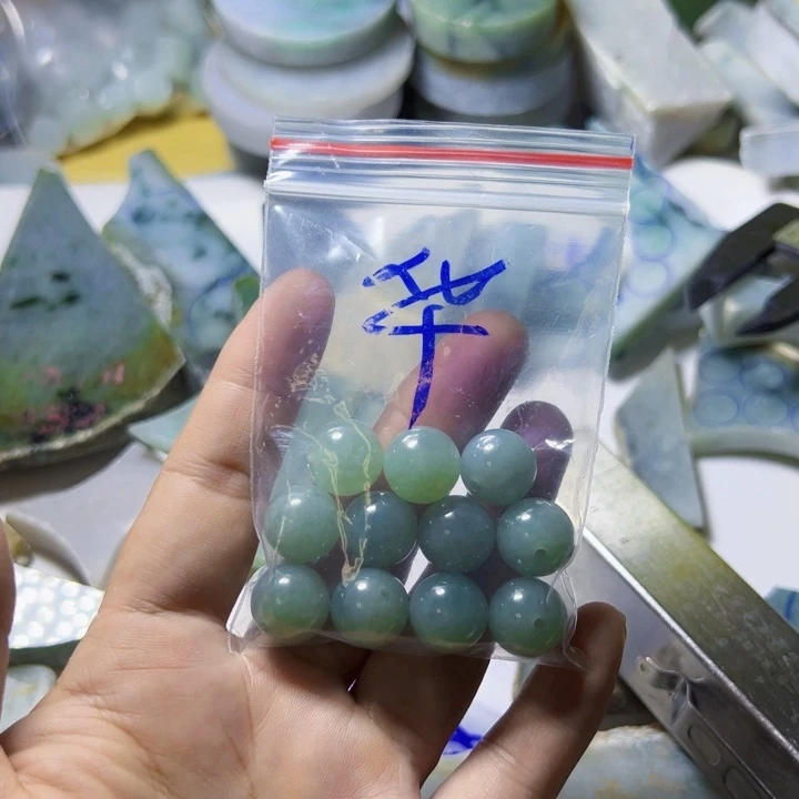 颈饰未镶嵌翡翠华**叶