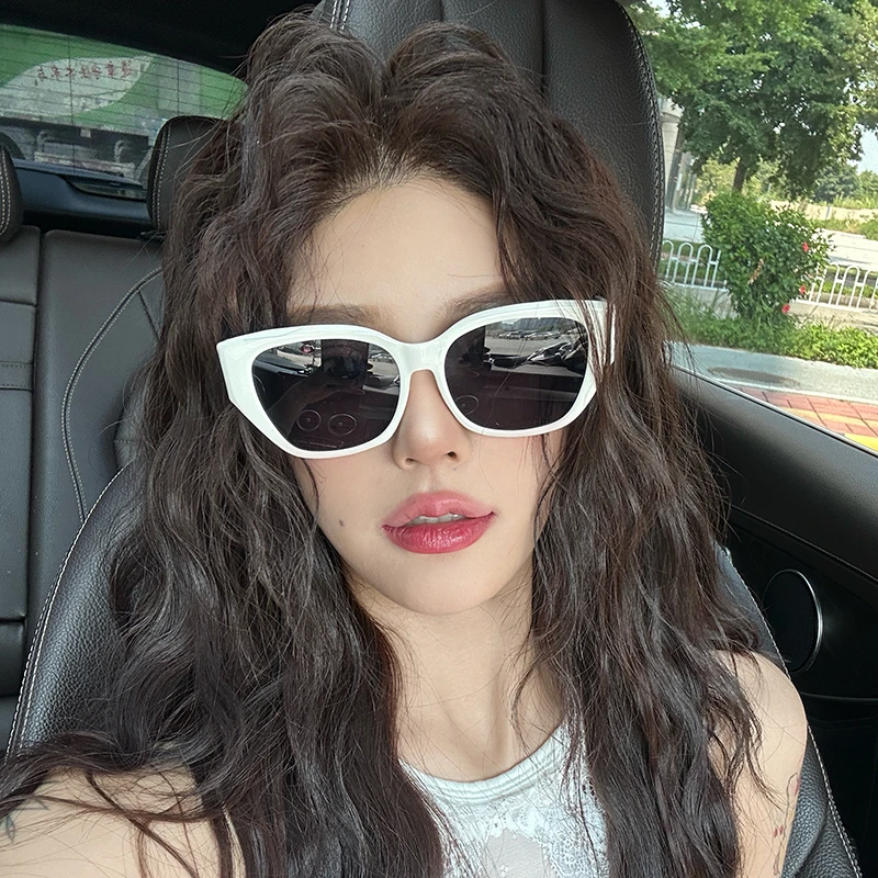 2025新款大框白色墨镜女潮方圆脸显脸小夏季时尚潮流太阳防晒镜