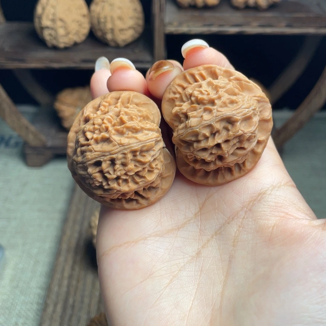 文玩核桃吊坠宫灯41 全品白茬精配毕业红皮