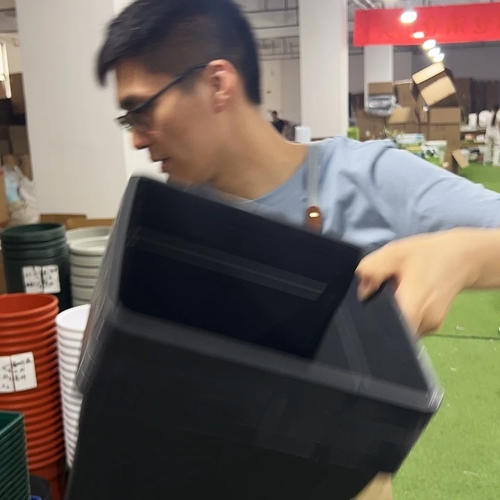 方形口26高28黑色带托5个