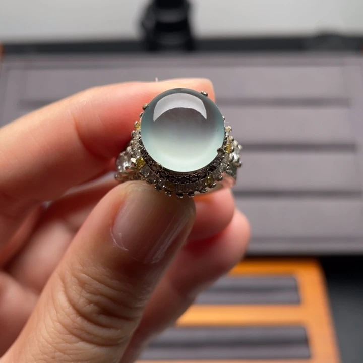 定制翡翠未镶嵌冰蓝蛋面