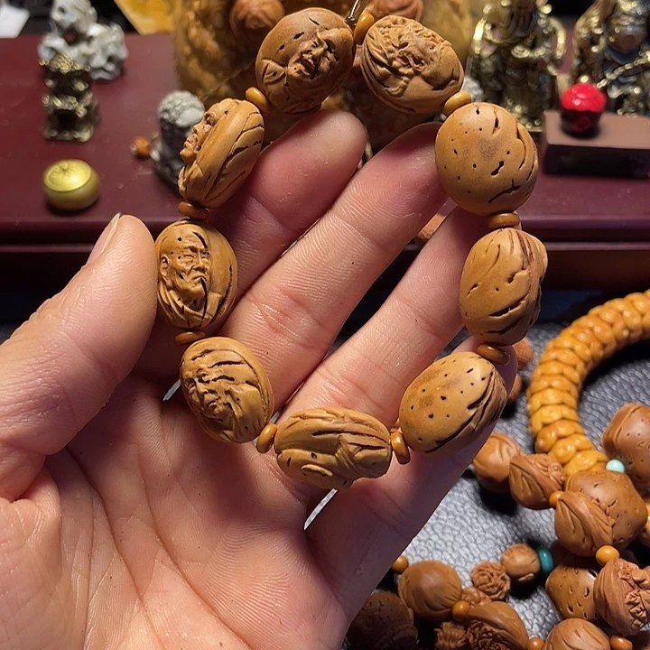 大桃核雕刻瑕疵三丰罗汉