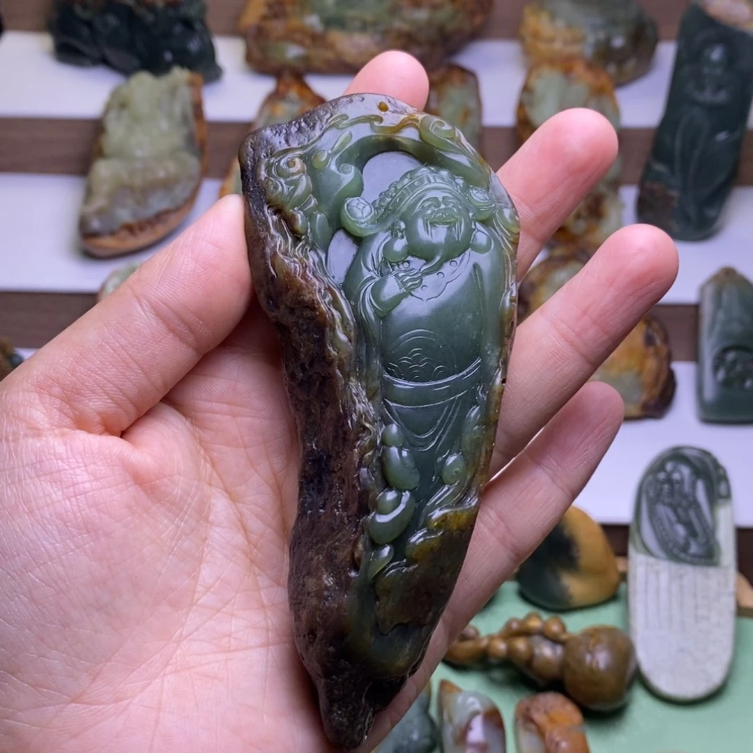 未镶嵌岫岩河磨玉（透闪石质玉）把件仲***风