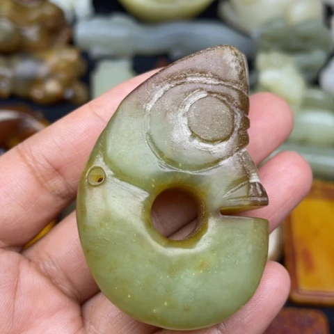 未镶嵌蛇纹石玉颈饰61