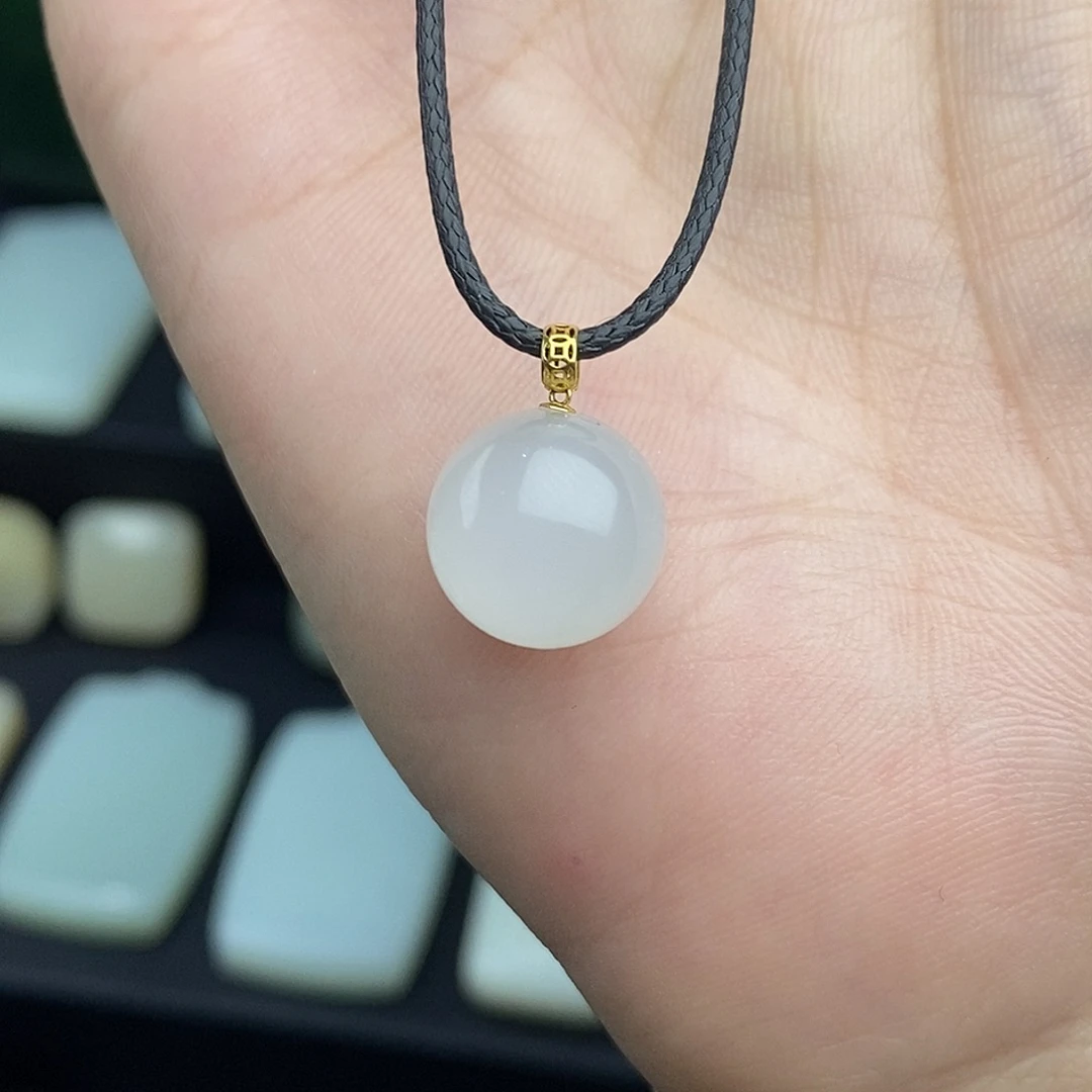 和田玉18K金镶嵌颈饰卡12