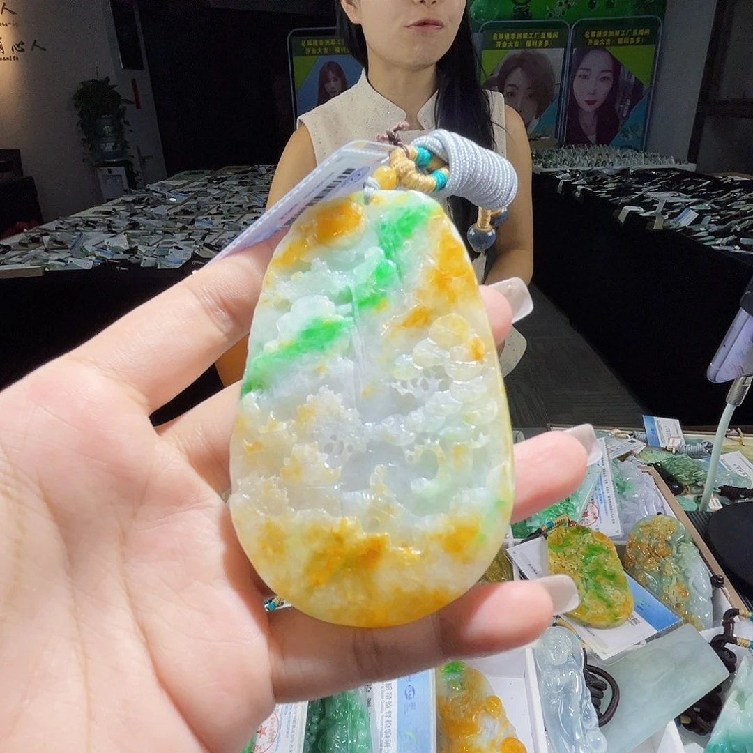 颈饰未镶嵌翡翠一个