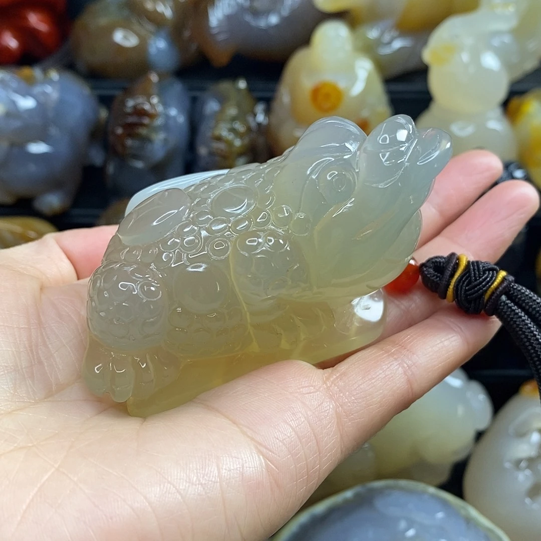 拿***下玛瑙/玉髓未镶嵌手把件