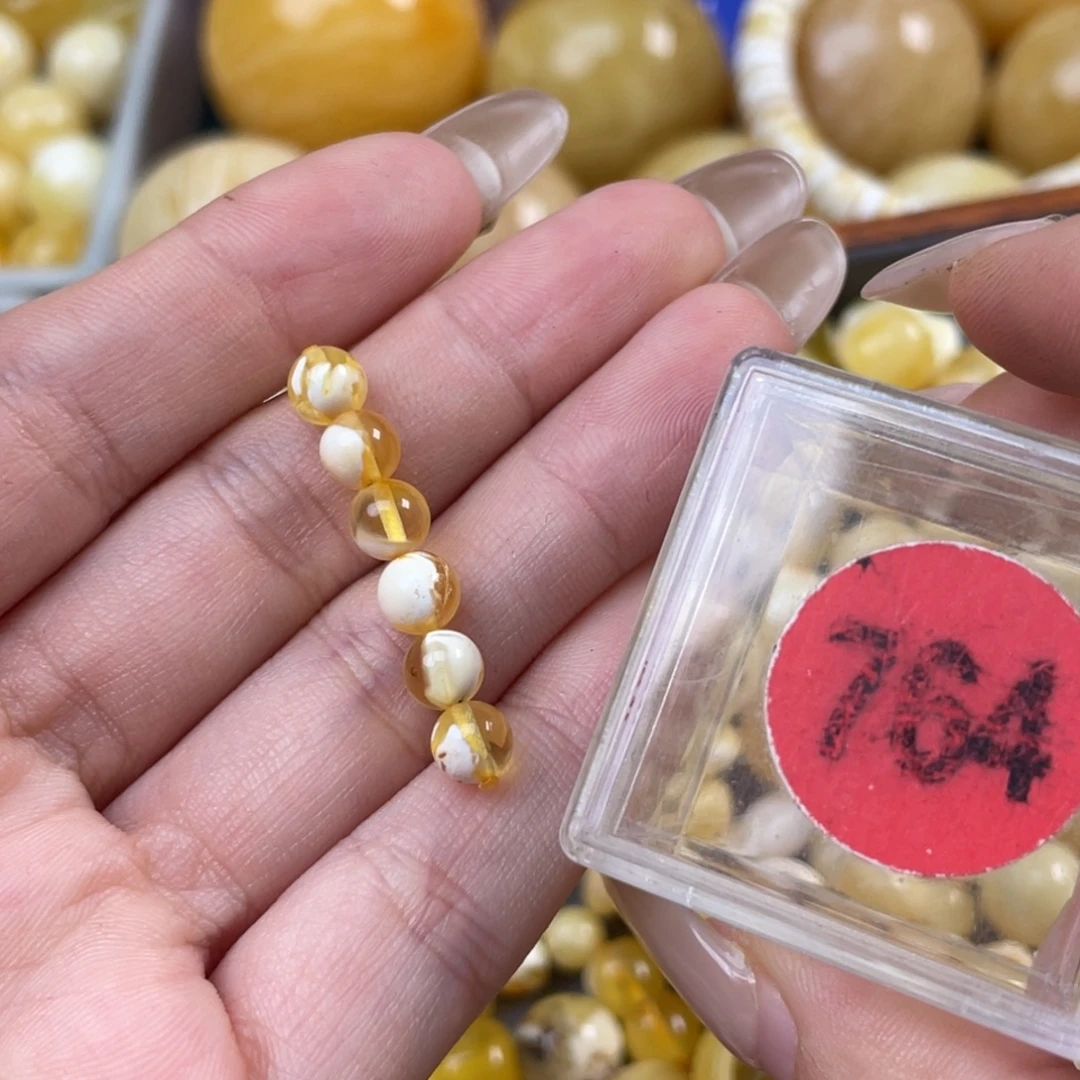 蜜蜡未镶嵌珠宝奇石