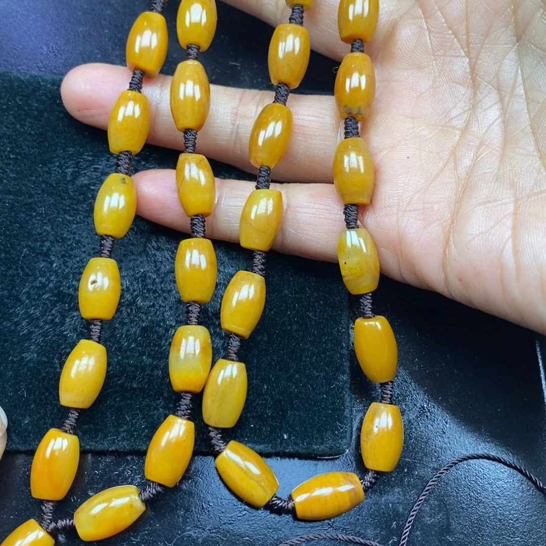 未镶嵌石英质玉（黄龙玉）颈饰