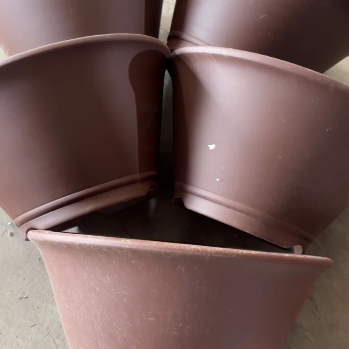 紫砂花盆100-5。        31-16