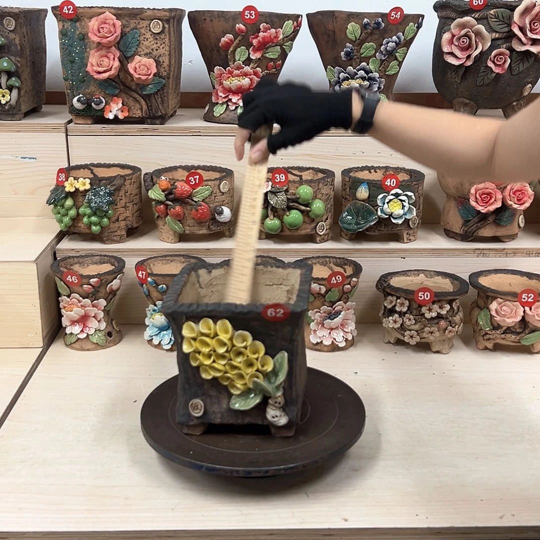 紫砂花盆62号内口14，外高16微瑕