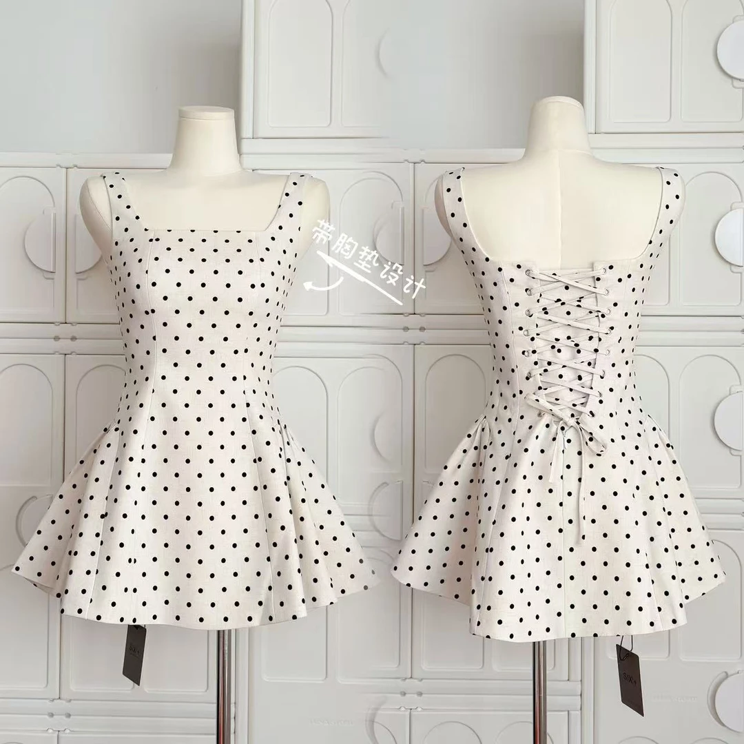 越南虞书欣姜暮同款早春2025新款小个子高级感白色波点连衣裙度假