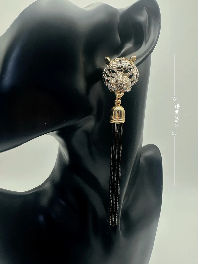 铜合金锆石耳饰 霸气虎头重工耳钉 欧美气质个性长款流苏扫肩耳饰