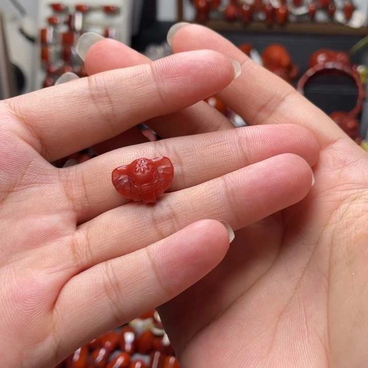 未镶嵌象神南红玛瑙