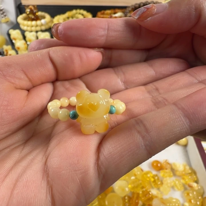 蜜蜡颈饰未镶嵌蕊**.蜜蜡俏色小熊戒指（特价出不退换）