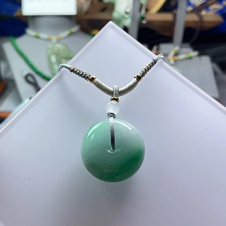 吊坠(赠链)未镶嵌翡翠