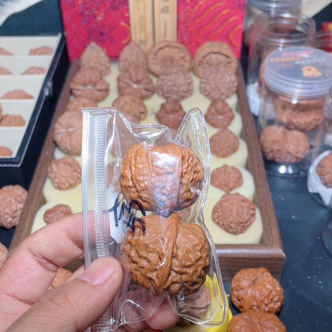 B***n文玩核桃一物一拍