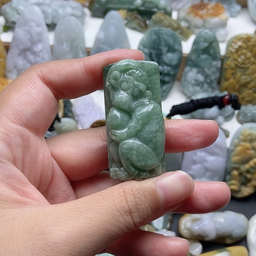 翡翠未镶嵌颈饰翡翠