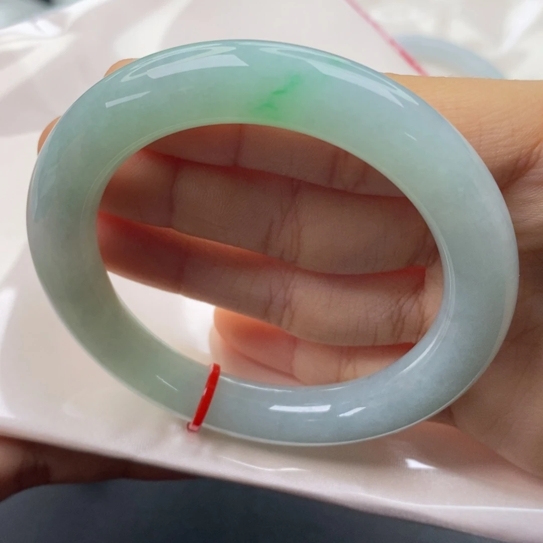 翡翠未镶嵌手镯（圆镯）55圈