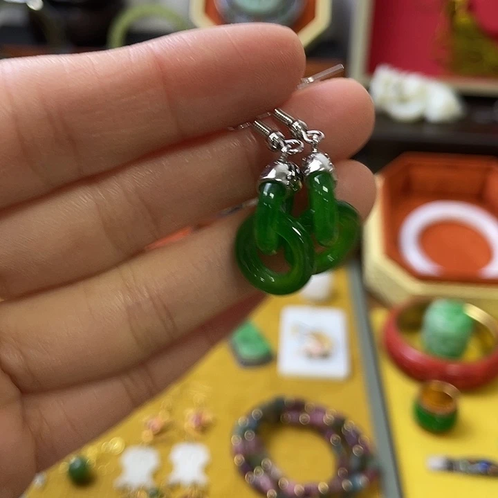 翡翠未镶嵌耳饰精美雕刻物件物件