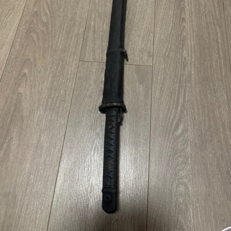 手工断打淬火未开刃一体锻打高锰钢皮95适合收藏把玩的工艺刀