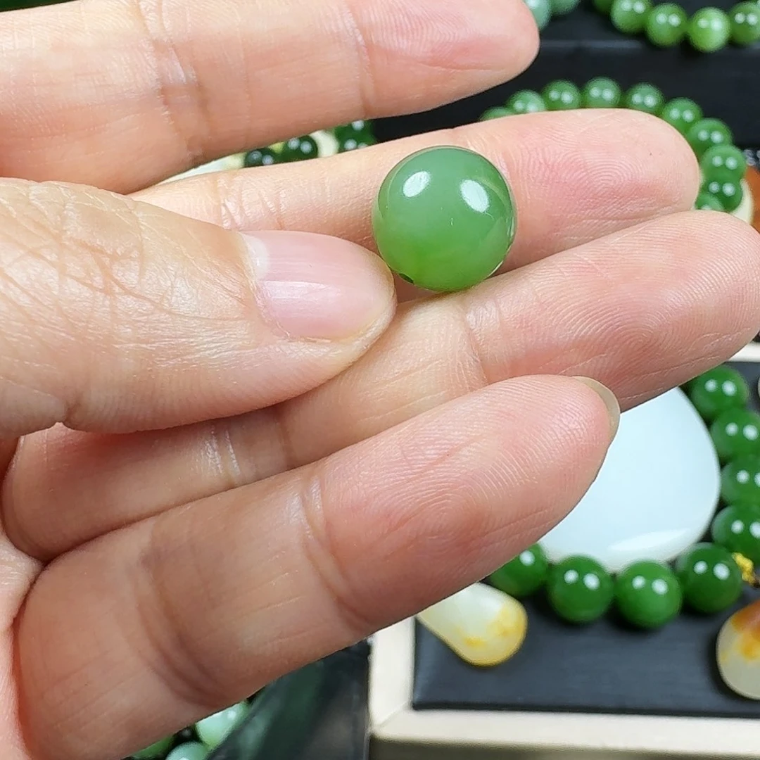 【闪购商品】颈饰未镶嵌和田玉单株12猫眼阳绿