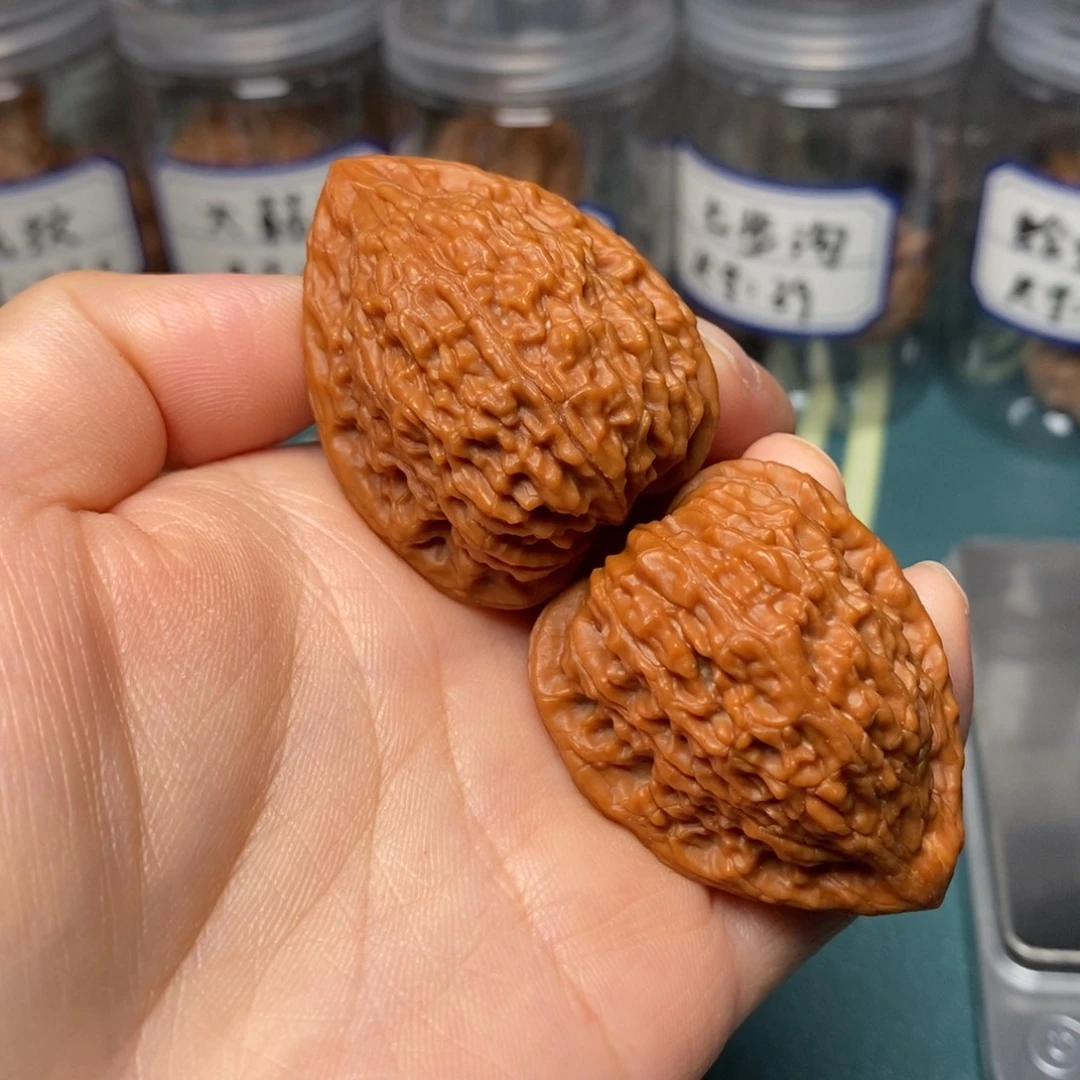 阿***啊核桃35.5尺深情浅修一抹红